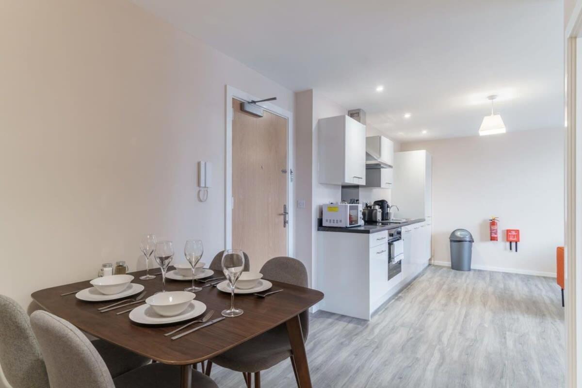 Bright 2 Bed Apartment Manchester - Sleeps 4 Экстерьер фото